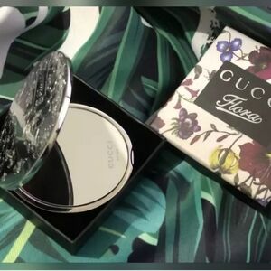 Gucci Flora Mirror NEW IN BOX with shopping bag And Ribbon